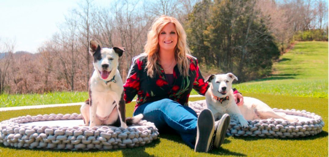 Trisha Yearwood with her dogs Millie and Emmy.