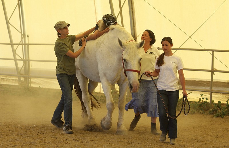 therapeutic horse back riding